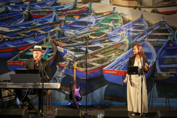 Noites da Baía com Vinho e Música do Mundo concerto de soul e funk (12)