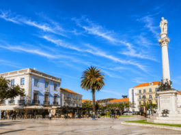 Setúbal celebra Bocage com música, teatro e desfile histórico Praca do Bocage e1787908126501